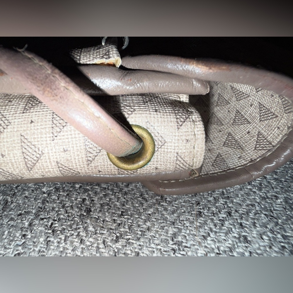 Geometric Patterned Clutch - Picture 8 of 13